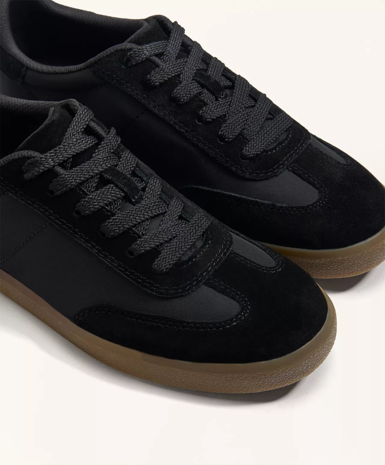 OYSHO | Nuevas!  Zapatillas deportivas estilo bambas